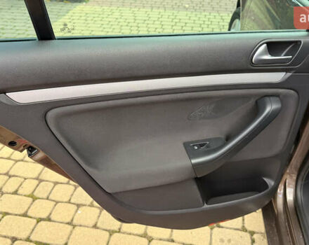 Коричневий Фольксваген Гольф, об'ємом двигуна 1.6 л та пробігом 189 тис. км за 11300 $, фото 28 на Automoto.ua