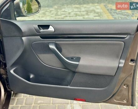 Коричневый Фольксваген Гольф, объемом двигателя 1.97 л и пробегом 237 тыс. км за 9850 $, фото 26 на Automoto.ua