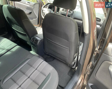 Коричневый Фольксваген Гольф, объемом двигателя 1.6 л и пробегом 200 тыс. км за 8555 $, фото 30 на Automoto.ua