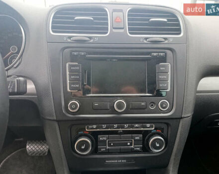 Коричневий Фольксваген Гольф, об'ємом двигуна 2 л та пробігом 233 тис. км за 11750 $, фото 10 на Automoto.ua