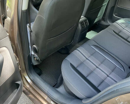 Коричневый Фольксваген Гольф, объемом двигателя 1.6 л и пробегом 200 тыс. км за 8555 $, фото 11 на Automoto.ua