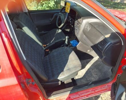 Красный Фольксваген Гольф, объемом двигателя 1 л и пробегом 123 тыс. км за 1000 $, фото 4 на Automoto.ua