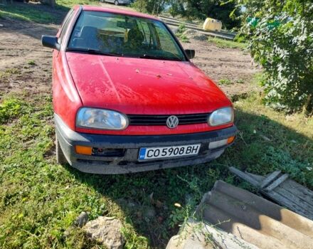 Красный Фольксваген Гольф, объемом двигателя 1 л и пробегом 123 тыс. км за 1000 $, фото 5 на Automoto.ua