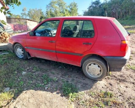 Красный Фольксваген Гольф, объемом двигателя 1 л и пробегом 123 тыс. км за 1000 $, фото 1 на Automoto.ua