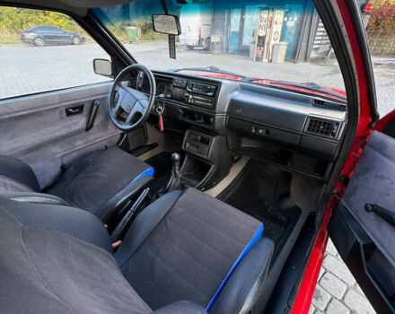 Червоний Фольксваген Гольф, об'ємом двигуна 1.6 л та пробігом 357 тис. км за 2800 $, фото 10 на Automoto.ua