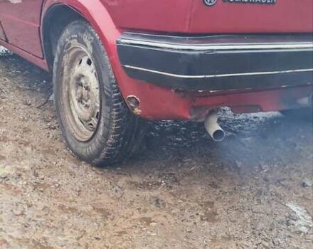 Красный Фольксваген Гольф, объемом двигателя 1.6 л и пробегом 300 тыс. км за 1400 $, фото 5 на Automoto.ua