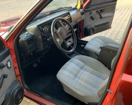 Червоний Фольксваген Гольф, об'ємом двигуна 1.8 л та пробігом 106 тис. км за 3000 $, фото 7 на Automoto.ua