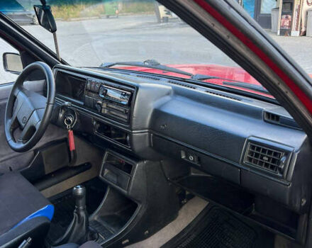 Червоний Фольксваген Гольф, об'ємом двигуна 1.6 л та пробігом 357 тис. км за 2800 $, фото 11 на Automoto.ua