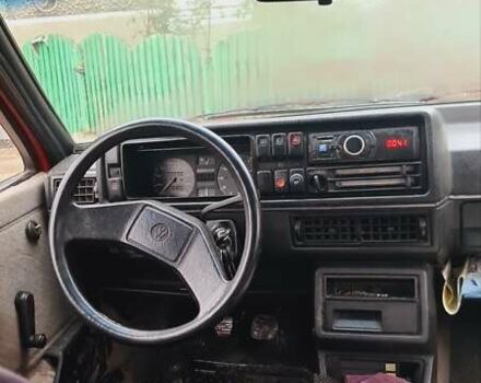 Красный Фольксваген Гольф, объемом двигателя 1.6 л и пробегом 300 тыс. км за 1400 $, фото 3 на Automoto.ua