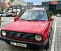 Красный Фольксваген Гольф, объемом двигателя 1.6 л и пробегом 300 тыс. км за 1500 $, фото 1 на Automoto.ua