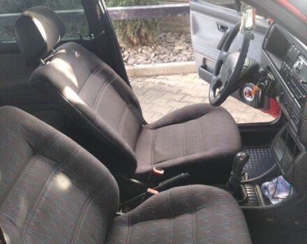 Червоний Фольксваген Гольф, об'ємом двигуна 1.6 л та пробігом 103 тис. км за 2050 $, фото 5 на Automoto.ua