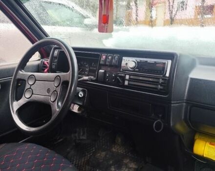 Красный Фольксваген Гольф, объемом двигателя 1.3 л и пробегом 214 тыс. км за 1800 $, фото 3 на Automoto.ua