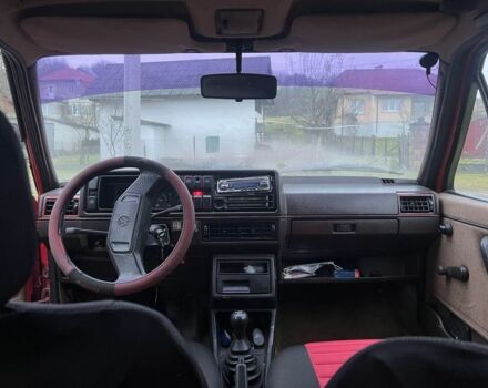 Червоний Фольксваген Гольф, об'ємом двигуна 1.6 л та пробігом 420 тис. км за 1200 $, фото 7 на Automoto.ua