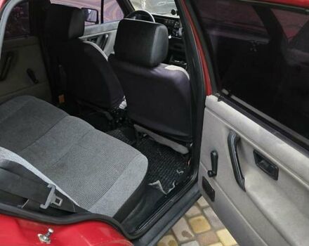 Красный Фольксваген Гольф, объемом двигателя 1.27 л и пробегом 400 тыс. км за 1750 $, фото 2 на Automoto.ua