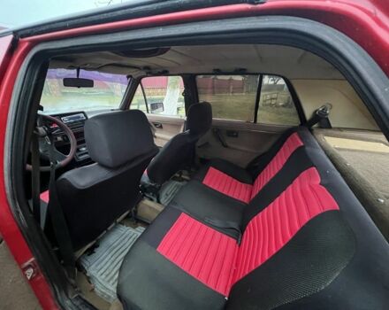 Червоний Фольксваген Гольф, об'ємом двигуна 1.6 л та пробігом 420 тис. км за 1200 $, фото 6 на Automoto.ua