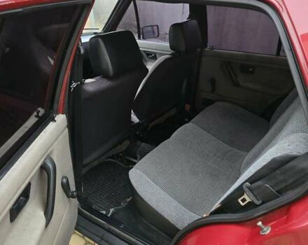 Красный Фольксваген Гольф, объемом двигателя 1.27 л и пробегом 400 тыс. км за 1750 $, фото 7 на Automoto.ua