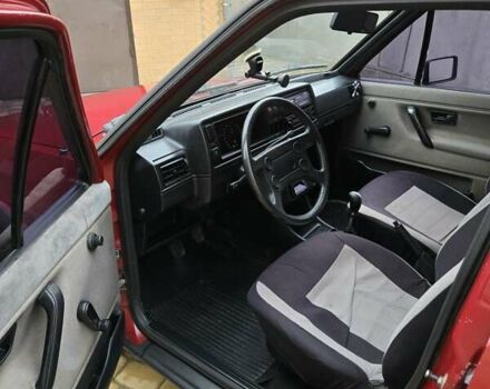 Красный Фольксваген Гольф, объемом двигателя 1.27 л и пробегом 400 тыс. км за 1750 $, фото 1 на Automoto.ua