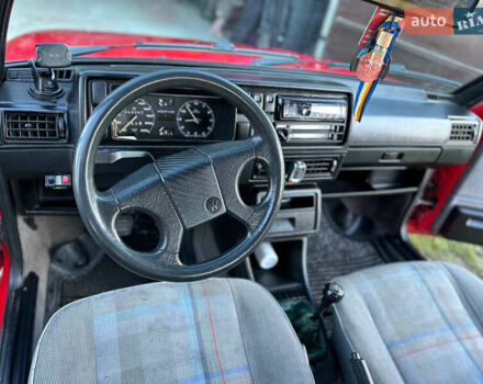 Красный Фольксваген Гольф, объемом двигателя 1.6 л и пробегом 352 тыс. км за 1999 $, фото 17 на Automoto.ua