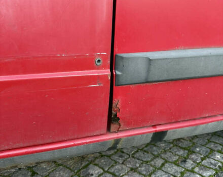 Красный Фольксваген Гольф, объемом двигателя 1.6 л и пробегом 178 тыс. км за 900 $, фото 4 на Automoto.ua