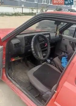 Красный Фольксваген Гольф, объемом двигателя 0 л и пробегом 300 тыс. км за 1200 $, фото 5 на Automoto.ua