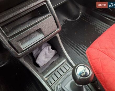 Червоний Фольксваген Гольф, об'ємом двигуна 1.6 л та пробігом 111 тис. км за 1100 $, фото 32 на Automoto.ua