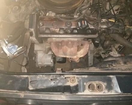 Червоний Фольксваген Гольф, об'ємом двигуна 1.27 л та пробігом 330 тис. км за 800 $, фото 2 на Automoto.ua