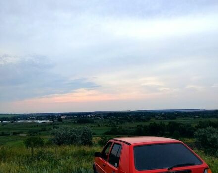 Красный Фольксваген Гольф, объемом двигателя 1.3 л и пробегом 0 тыс. км за 1500 $, фото 2 на Automoto.ua