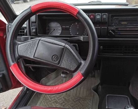 Красный Фольксваген Гольф, объемом двигателя 1.3 л и пробегом 30 тыс. км за 2000 $, фото 5 на Automoto.ua