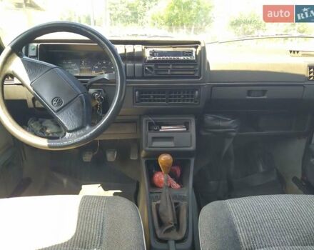 Красный Фольксваген Гольф, объемом двигателя 1.6 л и пробегом 297 тыс. км за 2000 $, фото 14 на Automoto.ua