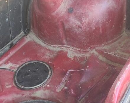 Красный Фольксваген Гольф, объемом двигателя 1.3 л и пробегом 270 тыс. км за 1450 $, фото 9 на Automoto.ua