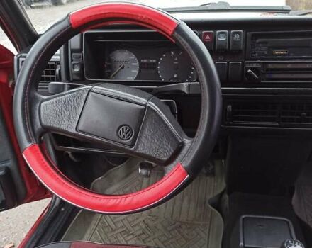 Червоний Фольксваген Гольф, об'ємом двигуна 1.27 л та пробігом 30 тис. км за 1500 $, фото 5 на Automoto.ua