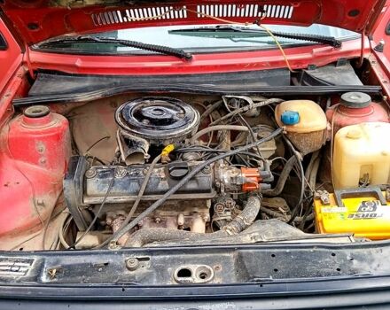 Червоний Фольксваген Гольф, об'ємом двигуна 1.3 л та пробігом 370 тис. км за 2000 $, фото 6 на Automoto.ua