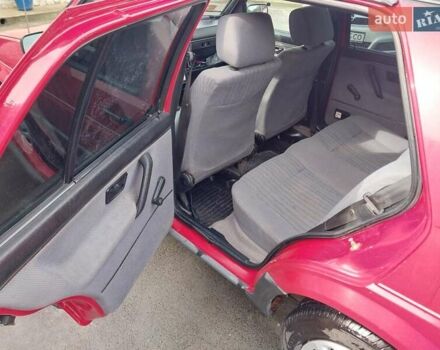 Красный Фольксваген Гольф, объемом двигателя 1.27 л и пробегом 438 тыс. км за 1700 $, фото 6 на Automoto.ua