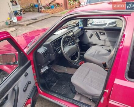 Красный Фольксваген Гольф, объемом двигателя 1.27 л и пробегом 438 тыс. км за 1700 $, фото 5 на Automoto.ua
