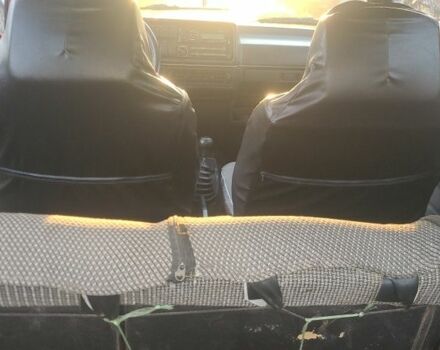 Красный Фольксваген Гольф, объемом двигателя 1.3 л и пробегом 270 тыс. км за 1450 $, фото 10 на Automoto.ua