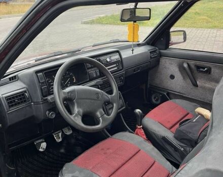 Красный Фольксваген Гольф, объемом двигателя 1.6 л и пробегом 290 тыс. км за 1200 $, фото 4 на Automoto.ua