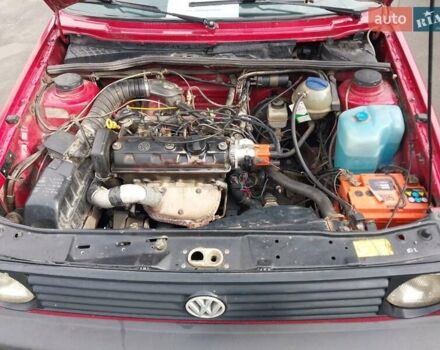 Красный Фольксваген Гольф, объемом двигателя 1.27 л и пробегом 438 тыс. км за 1700 $, фото 4 на Automoto.ua