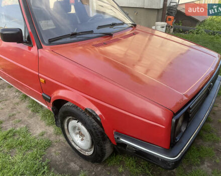 Красный Фольксваген Гольф, объемом двигателя 1.6 л и пробегом 186 тыс. км за 1300 $, фото 5 на Automoto.ua