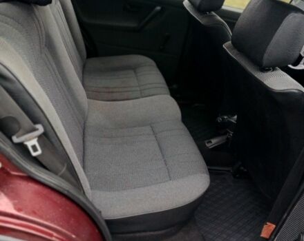 Червоний Фольксваген Гольф, об'ємом двигуна 1 л та пробігом 180 тис. км за 1350 $, фото 6 на Automoto.ua