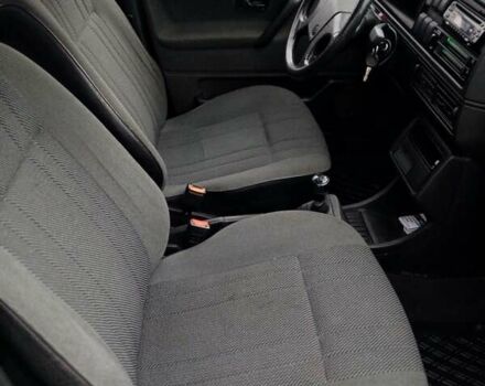 Червоний Фольксваген Гольф, об'ємом двигуна 1.3 л та пробігом 190 тис. км за 1650 $, фото 6 на Automoto.ua