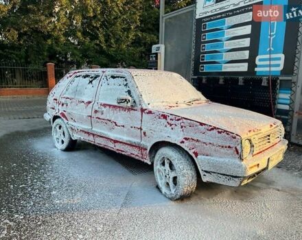 Красный Фольксваген Гольф, объемом двигателя 1.6 л и пробегом 248 тыс. км за 2150 $, фото 3 на Automoto.ua