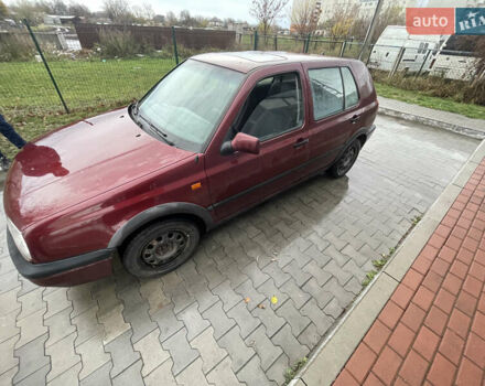 Красный Фольксваген Гольф, объемом двигателя 1.8 л и пробегом 127 тыс. км за 2000 $, фото 12 на Automoto.ua