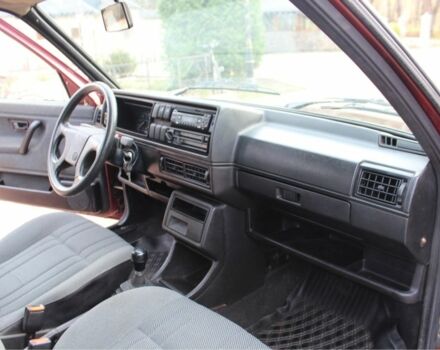 Червоний Фольксваген Гольф, об'ємом двигуна 1.3 л та пробігом 187 тис. км за 1650 $, фото 13 на Automoto.ua