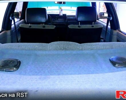 Червоний Фольксваген Гольф, об'ємом двигуна 1.6 л та пробігом 500 тис. км за 1000 $, фото 8 на Automoto.ua