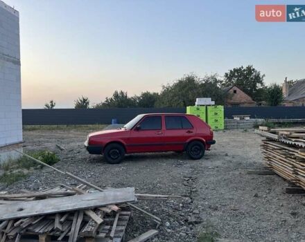 Красный Фольксваген Гольф, объемом двигателя 1.6 л и пробегом 248 тыс. км за 2150 $, фото 4 на Automoto.ua