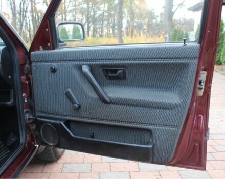 Червоний Фольксваген Гольф, об'ємом двигуна 1.3 л та пробігом 187 тис. км за 1650 $, фото 20 на Automoto.ua