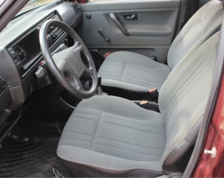 Червоний Фольксваген Гольф, об'ємом двигуна 1.3 л та пробігом 187 тис. км за 1650 $, фото 11 на Automoto.ua