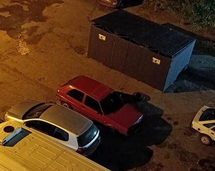 Красный Фольксваген Гольф, объемом двигателя 1.27 л и пробегом 357 тыс. км за 1600 $, фото 1 на Automoto.ua