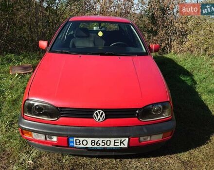 Красный Фольксваген Гольф, объемом двигателя 1.78 л и пробегом 192 тыс. км за 2000 $, фото 2 на Automoto.ua