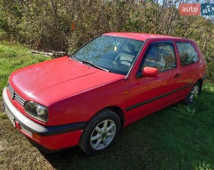 Красный Фольксваген Гольф, объемом двигателя 1.78 л и пробегом 192 тыс. км за 2000 $, фото 1 на Automoto.ua